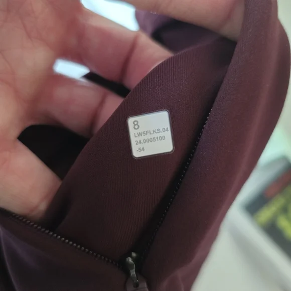 Lululemon Cold Weather Running Jogger Size 8 Garnet - Picture 8 of 10